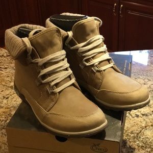 New Chaco Women’s Barbary Boot US9.5/EU40.5